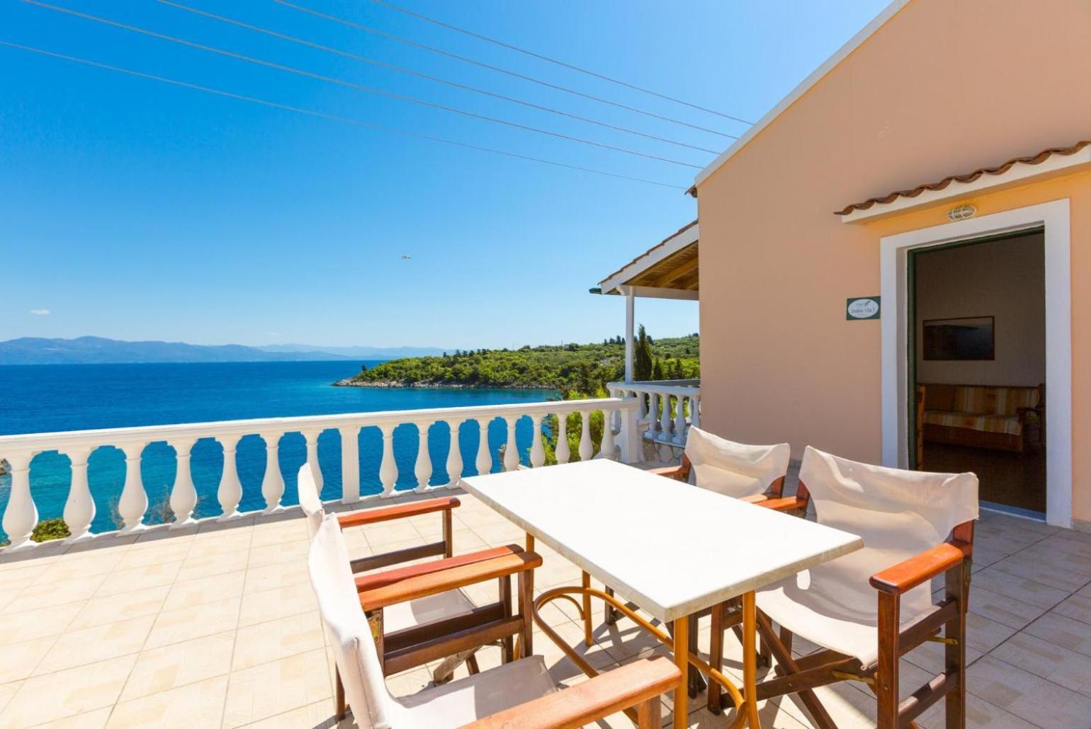 Dolphin Villa 3 Porto Ozias Екстериор снимка